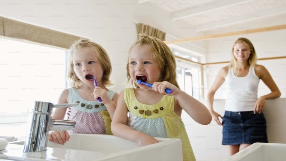 cartoon brush your teeth